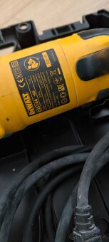 DeWALT Kombinované kladivo 900 W, príklep 3 joule - 2