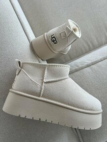 Ugg platform mini dámske čižmy béžové krémové - 2