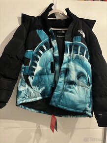 Supreme x The North Face - 2