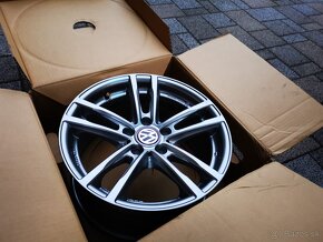 MULTIVAN - CARAWELLE - AMAROK . 5x120 R17  VW T5 , T6 - 2