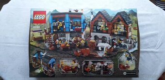 LEGO Castle: Medieval Market Village (10193) - 2