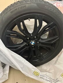 Zimna sada Pirelli 225/50 R18 + original BMW X1 disky 18 - 2