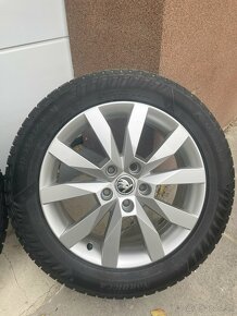 Alu disky 5x112 r17 originál Škoda + zimné pneu 215/55/17 - 2