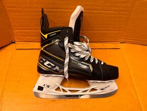 BRUSLE CCM TACKS 9380 vel. 44,5/9D - 2