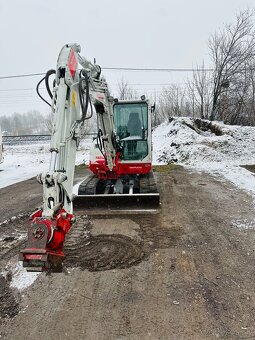 Pásové rypadlo Takeuchi TB250-2 5t - 2