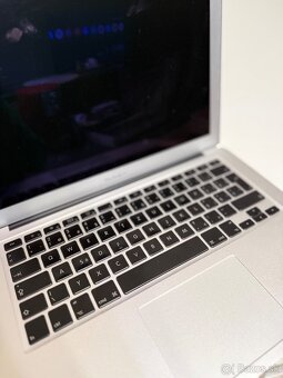 MacBook Air 13 inch - 2