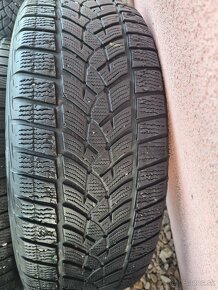 235/60 R18 Goodyear Ultra Grip zimné. - 2