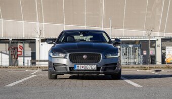 Jaguar XE 2.0 I4D Prestige AT - 2