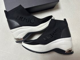 Sneakersy na platforme elastické zn. LIU JO originál - 2