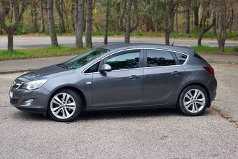 Opel Astra 1.6 Turbo ECOTEC Cosmo, 140 614 km - 2