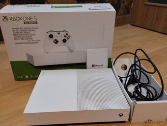 XBOX ONE S 1TB - 2