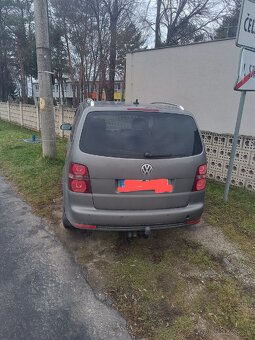 Volkswagen Touran 2,0Tdi DSG 7m - 2