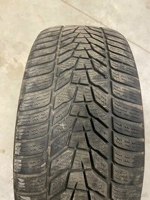 Zimná pneumatika Hankook icept Evo3 245/45 R19 - 2