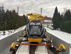 Predám snežný skúter Ski doo BRP 800cm3 - 2