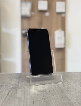 Apple iPhone 11 128GB Black - 2