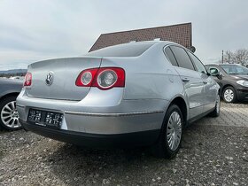 Volkswagen Passat 1.6 FSi - 2