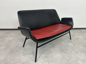 Kožené modernistické sedenie sofa, - 2