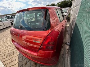 Lacno rozpredám Suzuki Swift 2004-2010 na náhradné diely - 2