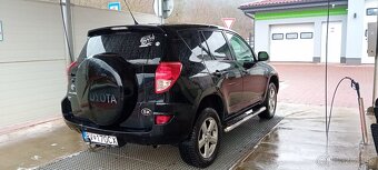 Toyota rav4 2.2 100kw - 2