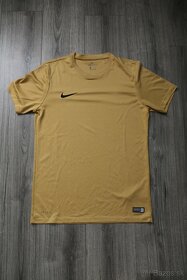 Nike tricka spolu 20eur za 4ks - 2