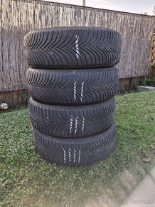 215/65 R16 Michelin - 2