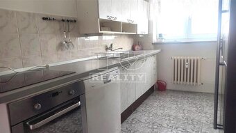 NA PREDAJ 2 izbový byt 61,8 m2 v Handlovej - 2