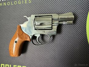 Predám Revolver Smith Wesson M60 Nerez - 2
