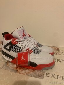 Jordan 4 Fire Red - SIZE 42 - 2