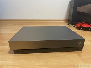 Predám Xbox One X 1TB - 2