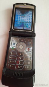 Motorola Razr  V3 top stav - 2