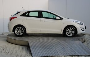 HYUNDAI i30 Family 1,6 CRDi 81 kW - 2