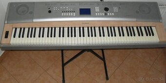 Digitální piano Yamaha Portable Grand DGX 620 - 2