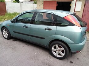 Ford Focus 1,6 benzín  Ghia - 2