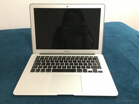 MacBook Air (Early 2015) - 2