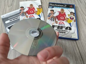 FIFA Football 2004 - 2