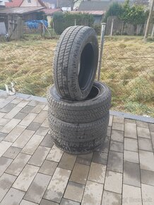 Predám zimné pneumatiky Barum 205/65 R16 C - 2