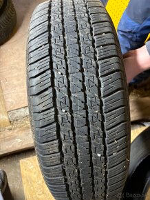 Pneu  245/65 R17 - 2