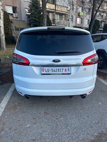 Ford S-Max 2.2 TDCi Titanium + Limousine - 2