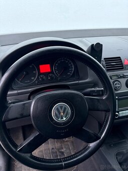 Volkswagen Turan 2.0 TDI - 2