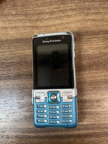 Sony Ericsson C702 - 2