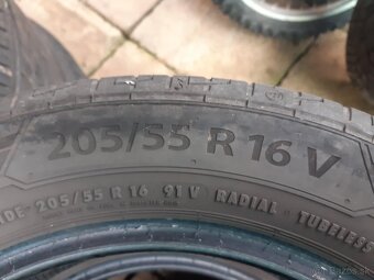 Letné pneumatiky BARUM  205/55 R16 - 2