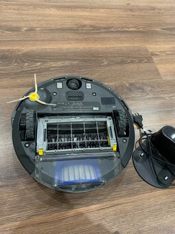 Robotický vysavač iRobot Roomba 605 - 2