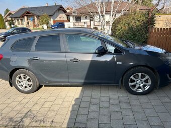 Opel Astra Sport Tourer 1.7 Diesel 81 kw Enjoy výbava - 2