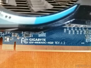 Gigabyte GV-R6850C-1GD - 2