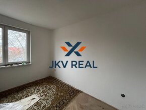 JKV REAL ZNÍŽENÁ CENA 2 a 1 / 2 izbový byt byt Šumperskej ul - 2