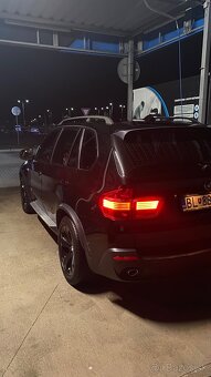 ĽAVÉ SVETLO BMW X5 E70 - 2