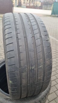 Goodyear 255/40r18 - 2