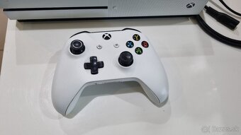 Xbox One S - 2