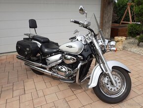 Suzuki Intruder VL 800 Volusia - 2