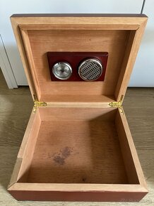 Humidor s prislusenstvim - 2